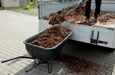 Local Red Mulch Delivery pros at work